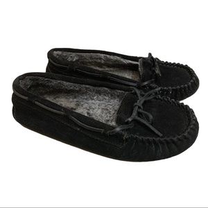 Minnetonka Black Suede Fleece Lined Moccasins 8